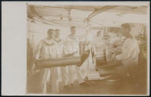 cca 1916 haditengerészet torpedó betöltése fotólap