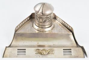 Argentor szecessziós tintatartó, kopásnyomokkal, oldalán a perem elvált, jelzett, 18,5×14,5 cm