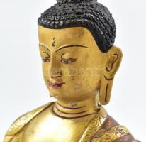 Ülő Buddha bronz szobor, kopásnyomokkal, m: 19,5 cm