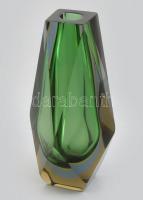 Lapra csiszolt zöld üveg váza, kopásnyomokkal, m: 16,5 cm