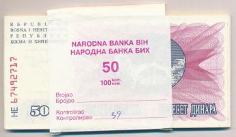 Bosznia-Hercegovina 1992. 50D (38x) eredeti, sérült banki kötegelővel, sorszámkövetők T:I Bosnia and Herzegovina 1992. 50 Dinara (38x) with original damaged wrapper, consecutive serials C:UNC Krause P#12a