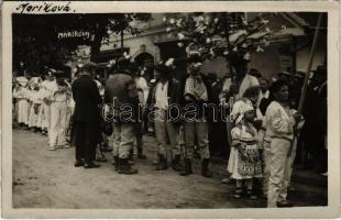 Marikó, Mariková (Felsőmarikó, Horná Mariková); körmenet, folklór / procession, folklore. Foto-Tatra (Trencín) photo