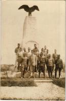 1917 Osztrák-magyar katonák Avtovacban / WWI Austro-Hungarian K.u.K. military, soldiers and military monument in Avtovac. photo + K.u.K. b.h. Etappenbataillon Nr. 8. 1. Kompagnie (EK)