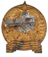 ~1940-1950. Rákosi-címeres zománcfestett Br sapkajelvény (41x36mm) T:2
