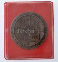 DN "MTV - 25 éves Törzsgárda tagságért" egyoldalas bronz plakett műanyag tokban (70mm) T:1...