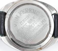 Longines Conquest kézi felhúzós karóra, működik, eredeti szíjjal, eredeti dobozában, hátoldalán grav...