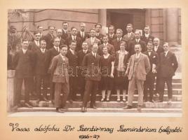 1927 Vasas alsófokú Dr. Szentirmay Szeminárium hallgatói 1926-1927, kartonra kasírozott fotó, 18,5×30 cm