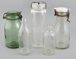 Régi és régebbi üveg tétel, 5 db, közte egy Coca-Cola palack német felirattal, kb. m: 15 és 25 cm közötti méretekben