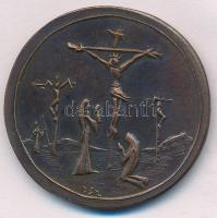 Ifj. Szlávics László (1959- ) DN Jézus Krisztus keresztre feszítését ábrázoló egyoldalas bronz emlékérem (40mm) T:1-,2