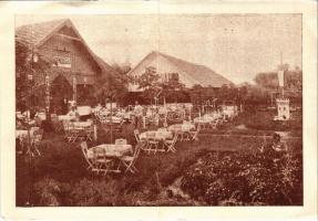 1940 Makó, Vendéglő, kert vendégekkel és pincérekkel. Traub B. és Társa kiadása (fa)