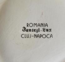 Csavargó, román biszkvit porcelán figura. Kézzel festett, jelzett (Cluj Napoca - Kolozsvár), a bőrön...