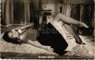 Brigitte Bardot. Foto Stempka (lyuk / pinhole)