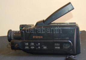 Tensai márkájú TCC-2-es típusú működő VHS videó kamera japánból, 6x zoom-mal, állványra szerelhető, s-video kimenettel, hordozható táskával