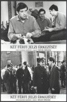1975 ,,Két férfi jelzi érkezését" című csehszlovák film jelenetei és szereplői, 13 db vintage p...