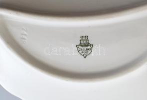 Zsolnay fehér mázas porcelán 6 db csontos tál, 1 db tejkiöntő, jelzettek, kopásnyomokkal, vaspöttyök...
