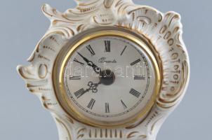 Sitzendorf porcelán asztali óra, Weimar quartz működő óraszerkezettel, jelzett, kézzel festett, hibá...