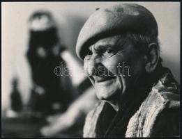 cca 1967 Tersánszky Józsi Jenő (1888-1969) Kossuth-díjas író portréja, Laczkovich felvétele, feliratozott vintage fotó, 16,5x21,7 cm