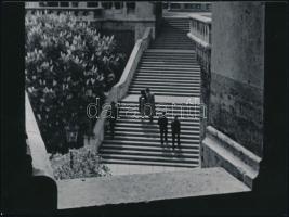 cca 1937 Dr. Sevcsik Jenő (1899-1996) fényképész szaktanár, szakíró hagyatékából 1 db vintage fotó, jelzés nélkül (lépcsők a Halászbástyán), ezüst zselatinos fotópapíron, 12x16,3 cm