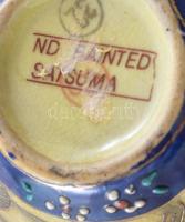 2 db Kis méretű japán satsuma jellegű váza. Kézzel festett, jelzett, kopott, mázrepedéssel 10-15 cm