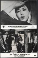 cca 1988 előtt készült, 13 japán film egy-egy jelenete, 13 db vintage produkciós filmfotó, ezüst zselatinos fotópapíron, kisebb - a használatból eredő - hibákkal, 18x24 cm, vagy ehhez közeli méretekben (+ - 8 mm)