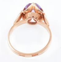 Arany (Au) 14K gyűrű halványkék kővel, jelzett, méret: 51, bruttó: 3,1 g