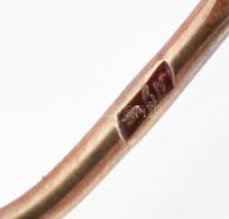 Arany (Au) 14 K fülbevalópár kővel, jelzett, 1,6×0,8 cm, bruttó: 1 g