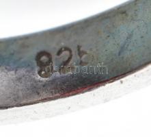 Ezüst(Ag) gyűrű korallal, jelzett, méret: 53, bruttó: 8,2 g