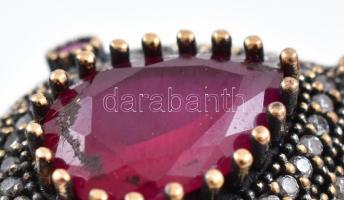 Ezüst(Ag) fülbevalópár rubinnal, jelzett, h: 4 cm, bruttó: 17 g