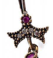 Ezüst(Ag) fülbevalópár rubinnal, jelzett, h: 4 cm, bruttó: 17 g