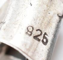 Ezüst(Ag) nyaklánc korall medállal, jelzett, h: 50 cm, bruttó: 10 g