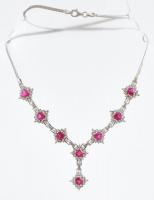 Ezüst(Ag) nyakék szintetikus rubinnal, jelzett, h: 46 cm, bruttó: 13,5 g