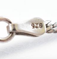 Ezüst(Ag) nyakék szintetikus rubinnal, jelzett, h: 46 cm, bruttó: 13,5 g