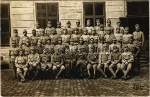 1916 Plzen, Pilsen; Osztrák-magyar katonák csoportja / WWI Austro-Hungarian K.u.K. military, group of soldiers. photo + K.u.K. Infanterieregiment von Hindenburg Nr. 60. IV. Ersatzkompagnie (EK)