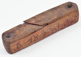 Antik népi fa tolltartó, felirat: B. 1893 J. , kopott, h:25cm