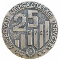 1972. 25 éves a magyar népgazdasági tervezés 1947-1972 ezüstözött fém plakett dísztokban (60mm) T:1-