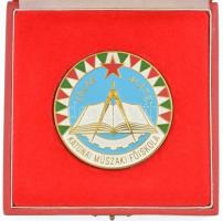 ~1970-1980. "Zalka Máté Katonai Műszaki Főiskola" egyoldalas bronz, festett emlékérem tokb...