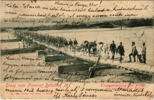 1900 Gruss vom Pionnier-Bataillon. Truppenübergang über Brücke mit verschmalerter Bahn. Verlag v. Alex. J. Klein / Austro-Hungarian K.u.K. military, troops crossing a pontoon bridge (kis szakadás / small tear)