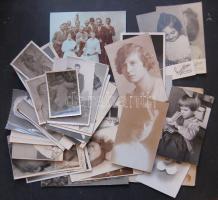 XX. század elején készült 46 darabból álló fotóhagyaték, zömmel gyermekekről