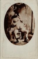 Édeshármasban. Századfordulós pornográf fotó / Menage a trois / Sweet threesome. Vintage pornographic photo (EK)