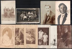 cca 1900-1940 10 db régi fotólap (portrék, családi képek), többségük feliratozva, 14x9 cm
