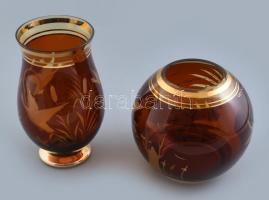 2 db Bohemia borostyánszín-arany váza, metszett, csiszolt üveg, a gömbölyűn néhány csorbával, m: 20,5 cm, 15 cm