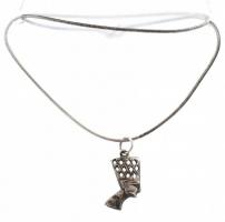 Ezüst (Ag) nyaklánc Nefertiti medállal. Jelzett, 5,7 g, h: 40 cm