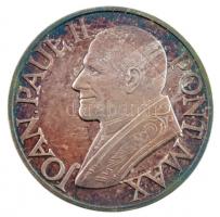 Lapis András (1942-) 1991. "Őszentsége II. János Pál Magyarországon" jelzett Ag emlékérem dísztokban (31,25g/0.999/39mm) T:1- (PP) patina, kissé sérült tok