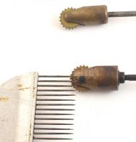 Méhészeti kellékek: fedelező villa, 3 db lép benyomó, régi méhkirálynő jelölő ketrec, 5 csomag drót