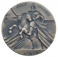 Lengyelország 1983. "A bécsi török ostrom 300. évfordulója" jelzett Ag emlékérem, előlapján Sobieski János király, hátlapján Mária a gyermek Jézussal. Szign.:Ewa Olszewska-Borys. Eredeti tokjában (42,67g/0,916/45mm) T:1- kis patina Poland 1983. "300th Anniversary of the turkish siege of Vienna" marked Ag commemorative medallion, King John Sobieski on the obverse, on the reverse Mary with the child Jesus. Sign.:Ewa Olszewska-Borys. In its original case (42,67g/0,916/45mm) C:AU small patina