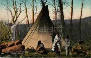 Micakiu and Mucayiomoxin Otokeman - Sarcee Squaws. Native American Indian folklore