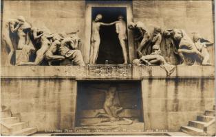 Paris, Cimetiere Pere-Lachaise, Monument aux Morts (Bartholome) / Pere Lachaise Cemetery, monument