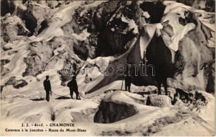 Chamonix, Caravane a la Jonction, Route du Mont-Blanc / winter sport, hiking