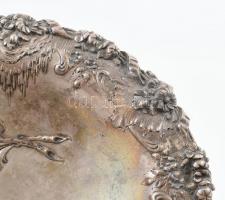Ezüst (Ag) kínálótál, kora szecessziós plasztikus virágdíszekkel, jelzett, nettó: 880g. 32X33cm, Béc...