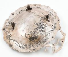 Ezüst (Ag) kínálótál, kora szecessziós plasztikus virágdíszekkel, jelzett, nettó: 880g. 32X33cm, Béc...